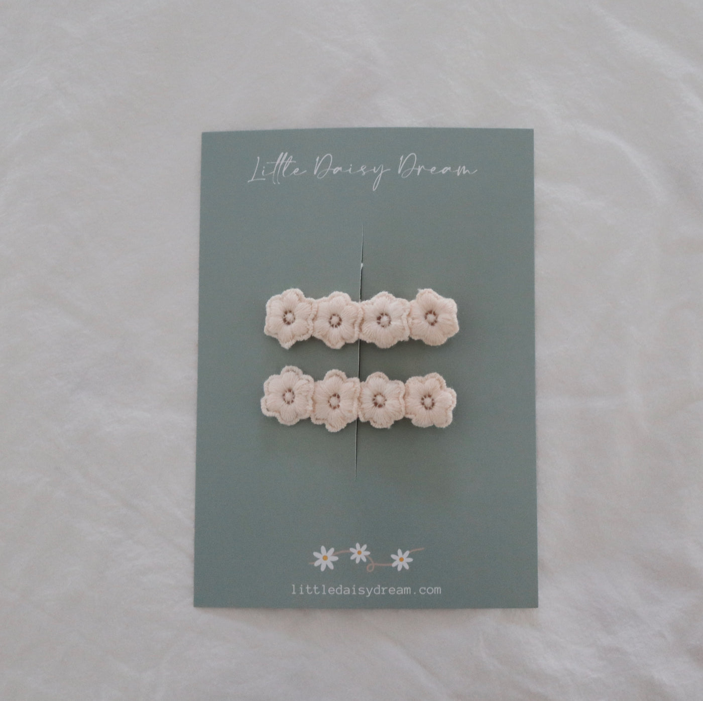 Clips / Beige Crochet Blossom