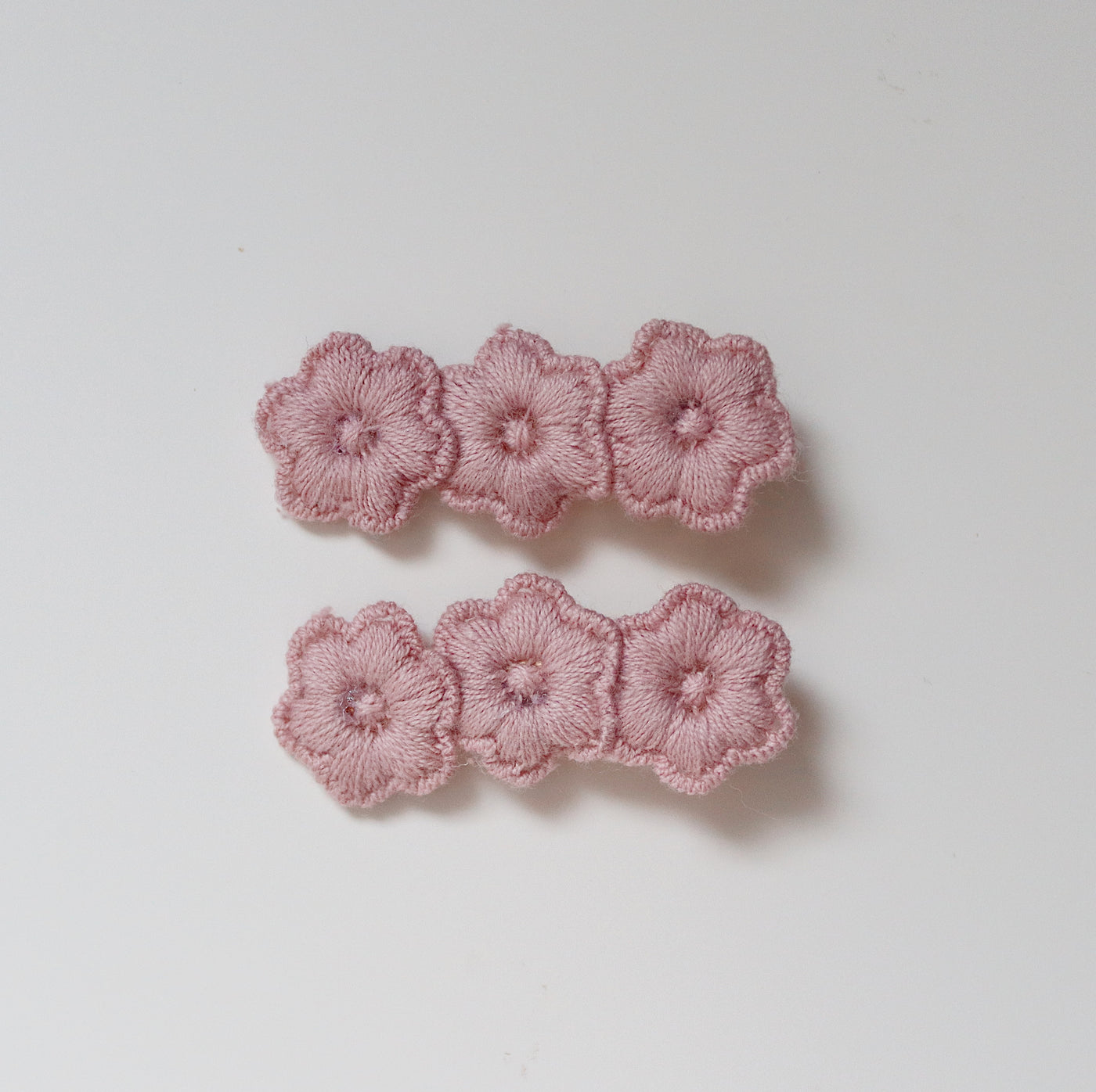 Clips / Mauve Crochet Blossom