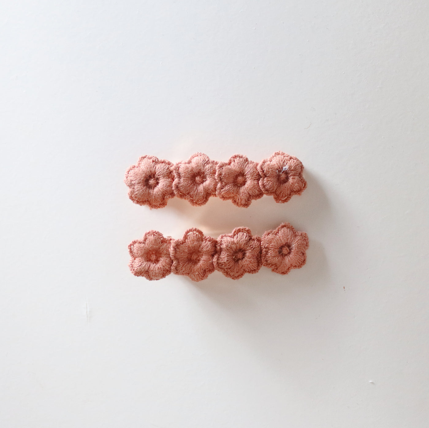 Clips / Terracotta Crochet Blossom