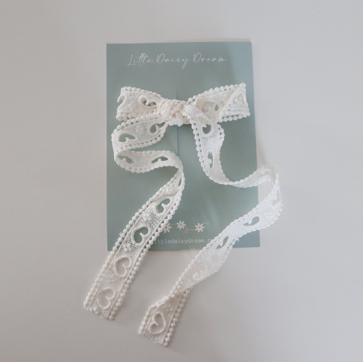 Longtail Bow | Beige Hearts