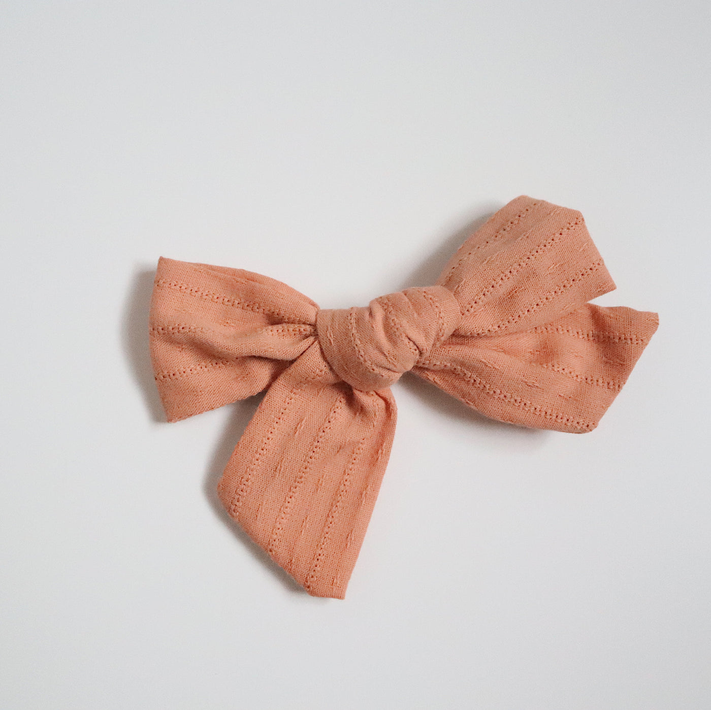 Vintage Lace Clip | Peach