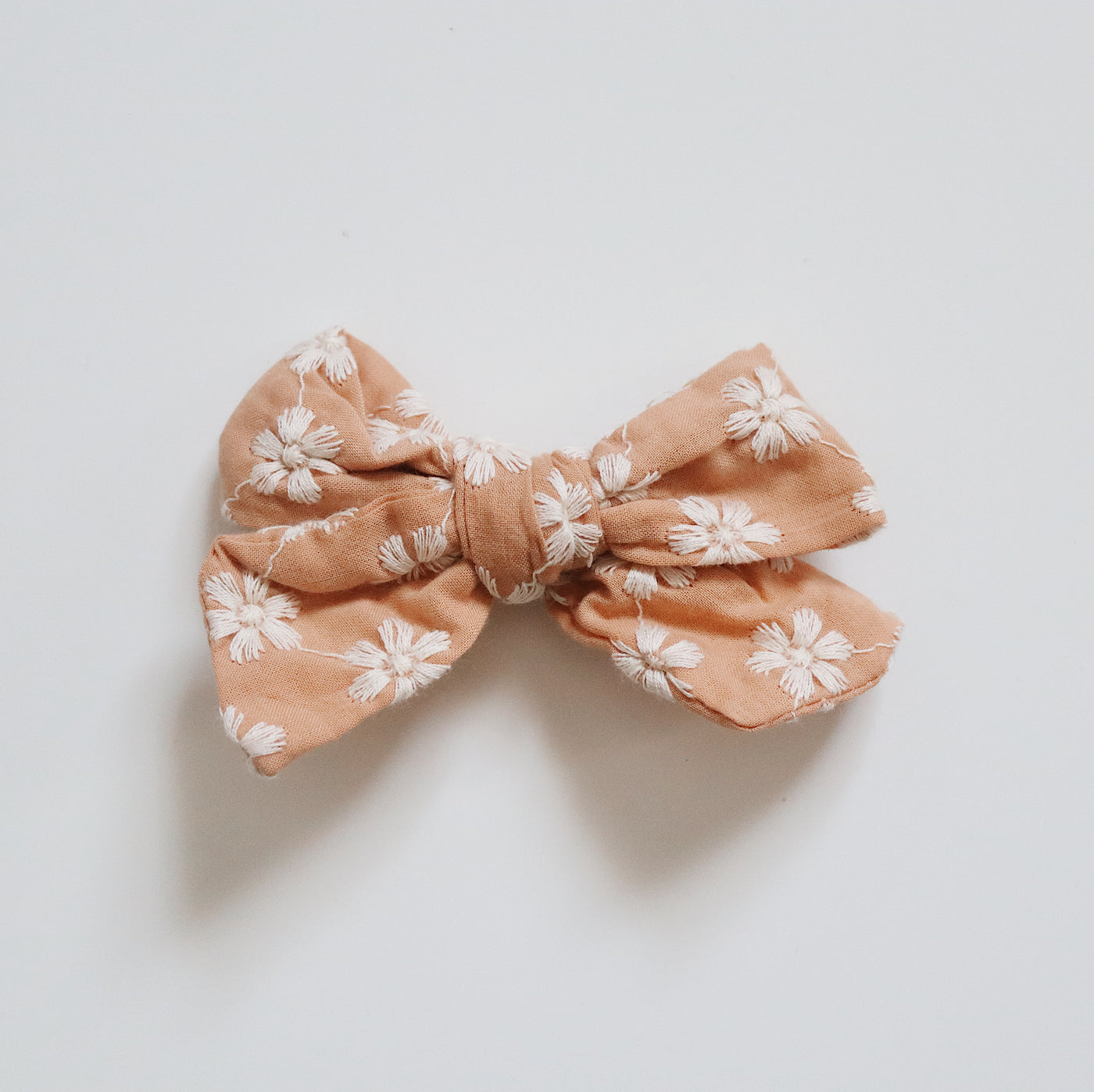 Embroidered Fleur Clip | Delicate Peach